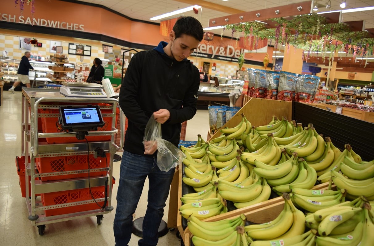 More Military Commissaries to Offer Home Grocery Delivery This Year