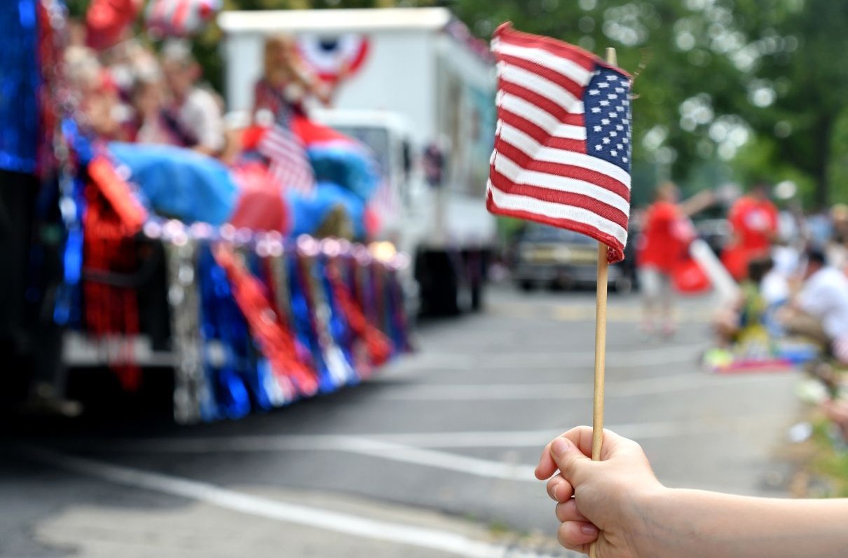 Servicemembers and Veterans Can Save Big With These July 4 Holiday Discounts