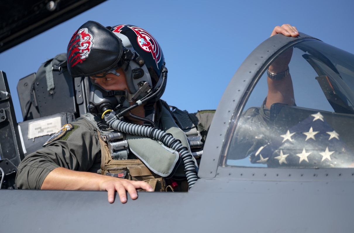 Air Force Offers Experienced Pilots $50,000 to Extend Their Service
