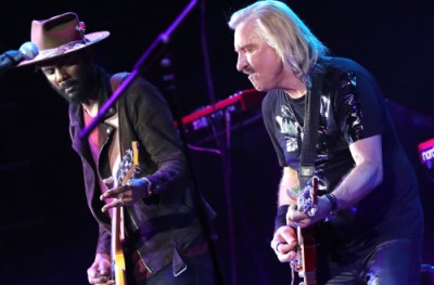 MOAA - MOAA Honors VetsAid, Founded by Rock Legend Joe Walsh, With Distinguished Service Award - Vimarsana News