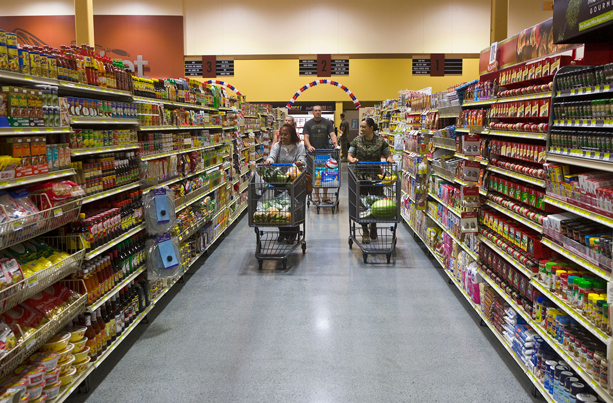 Congress, Pentagon Step Toward Allowing Far More Shoppers on Base