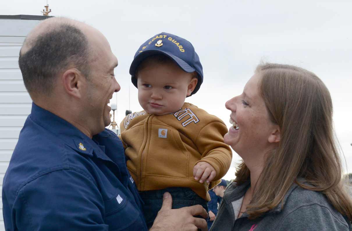 Here's How These MOAA Chapters Assisted Local Coast Guard Families During the Shutdown