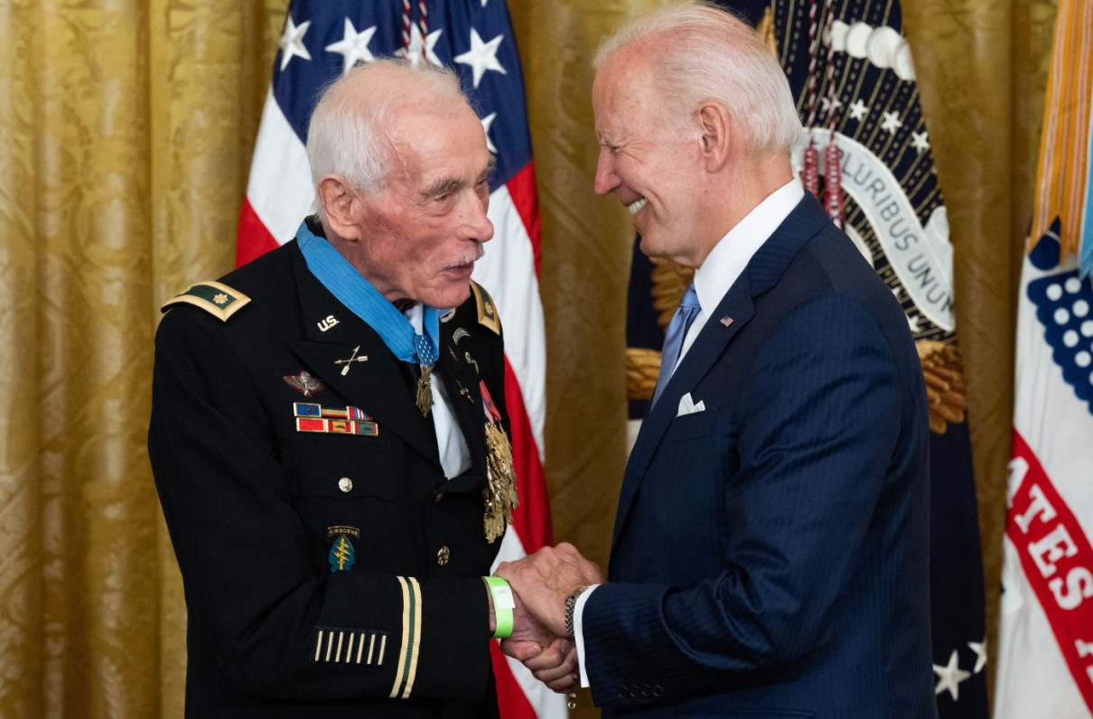 4 Vietnam Veterans Awarded Medals of Honor in White House Ceremony