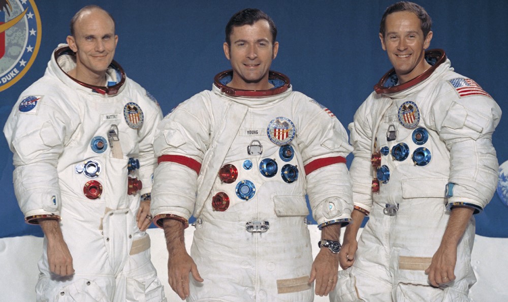 duke-apollo-16-crew-internal.jpg