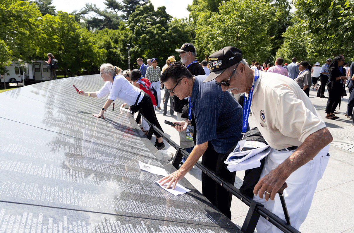 Wall of Remembrance Unveiled at Korean War Memorial  