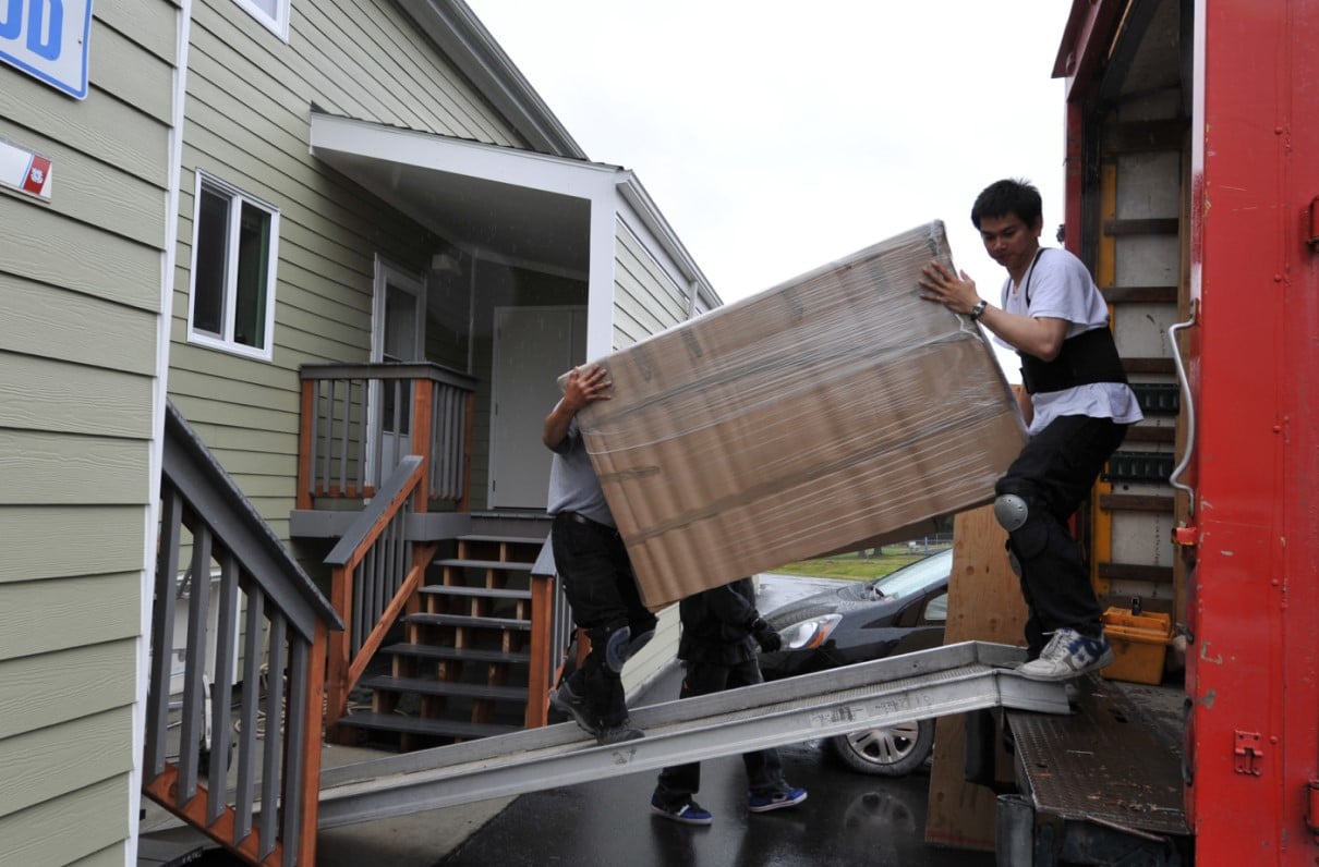 Don’t Tip Military Movers, Pentagon Says in New Guidance