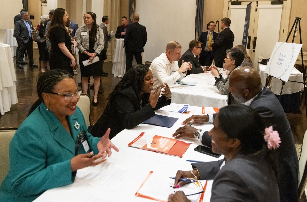 MOAA Networking Event Unites Transitioning Servicemembers and Employers